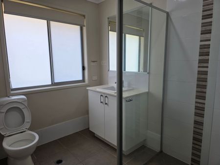 Four Bedroom Family Home in Coomera - Photo 5