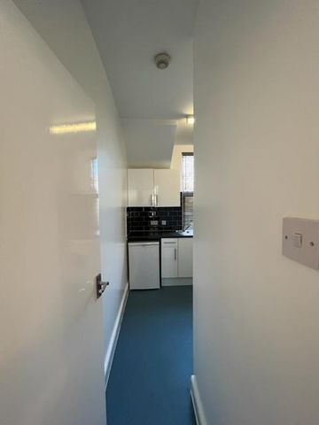 Studio Flat, Bowes Road, N13 - Photo 4