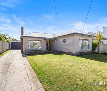 Well-Positioned Two-Bedroom Home Close to Local Amenities - Photo 4