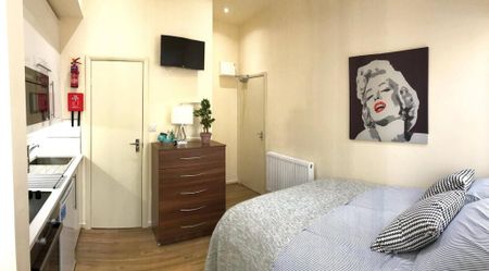 Studio to rent - Photo 3