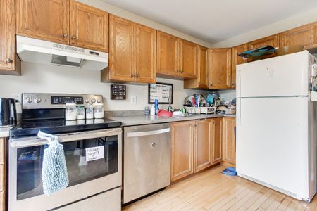 For Lease - 194 Livingstone Street Unit# Upper, Barrie, Ontario - Photo 2