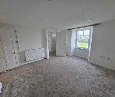 4 bedroom detached house to rent - Photo 3