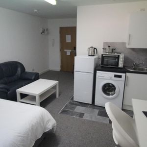 1 bedroom flat to rent - Photo 2