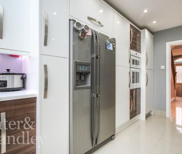 3 bedroom semi-detached house to rent - Photo 1