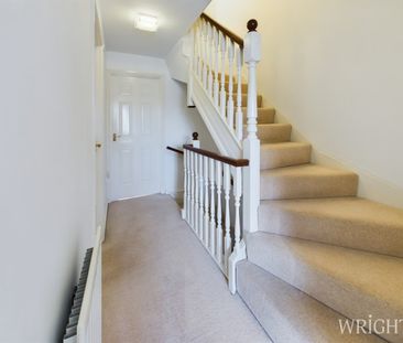 3 bedroom Town House - Epsom Close, Stevenage - Photo 6