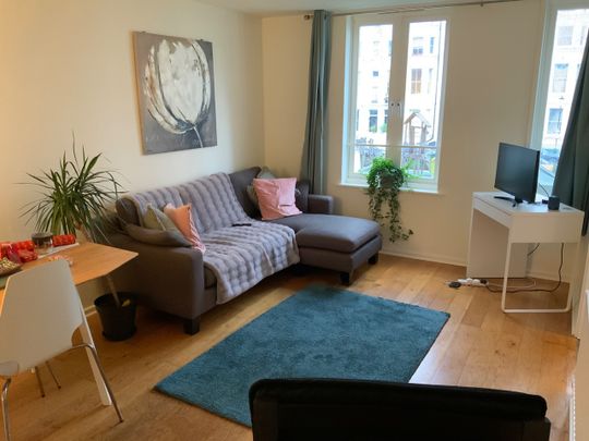 1 Bed Flat, Powis Square, W11 - Photo 1