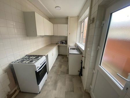 2 bedroom terraced house to rent - Photo 2