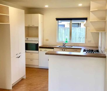 Family Friendly Home - Photo 2