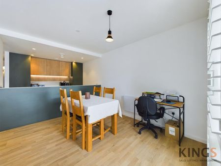 2 bedroom maisonette to rent - Photo 2