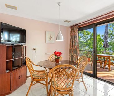 Home Sweet Home – Fully Furnished 4-Bedroom Property - Photo 3