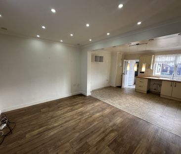 Dickens Avenue, Great Yarmouth - Photo 1