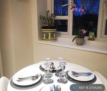 3 bedroom flat to rent - Photo 2