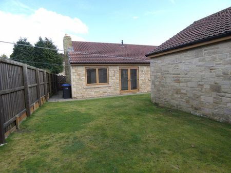 2 bedroom semi-detached bungalow to rent - Photo 5