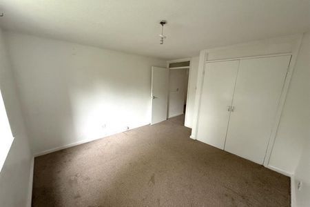 2 Bedroom Apartment To Let - Photo 2