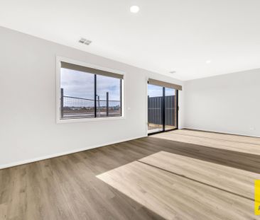 Stunning Brand-New Home in Tarneit! - Photo 2