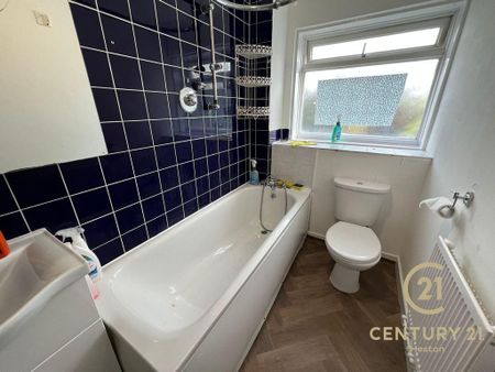 2 bedroom flat to rent - Photo 5