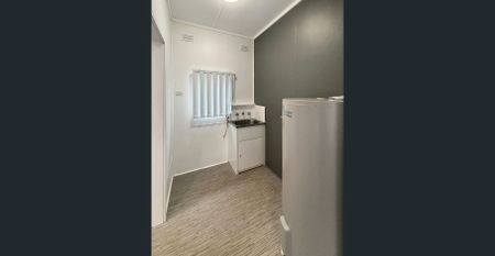 Charming Weatherboard Cottage In Prime Location - Photo 2