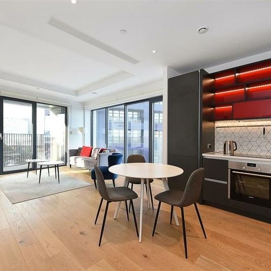 2 Bed Flat, City Island Way, E14 - Photo 1