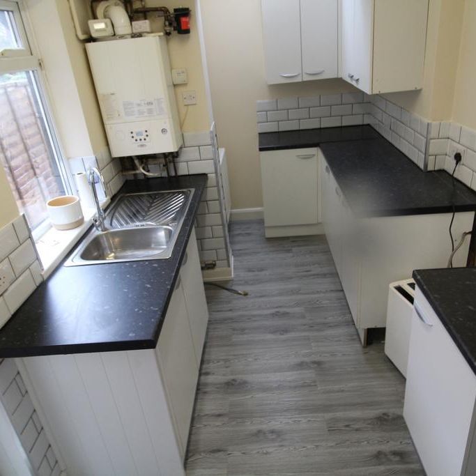 2 bedroom terraced house to rent - Photo 1