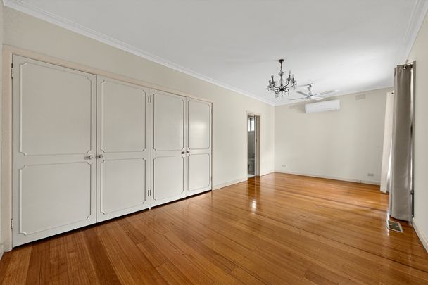 10 Dumblane Street, Balwyn North VIC 3104 - House For Rent | Domain - Photo 1