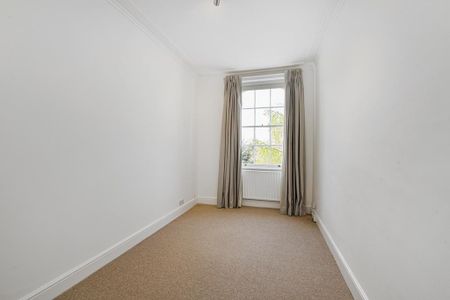 3 bedroom flat to rent - Photo 4