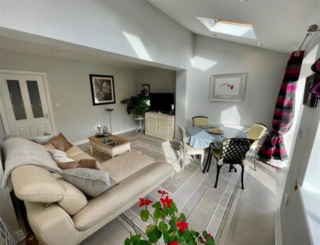 3 Bedroom Semi Detached To Let - Photo 2