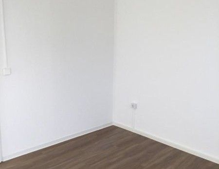 Sanierte 3-Raum-Wohnung mit Balkon in der 6. Etage! - Photo 1