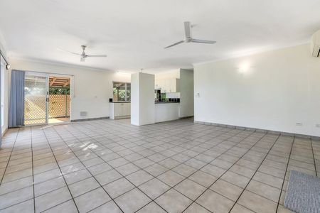 PERFECT FAMILY HOME IN PROTEA - Photo 2