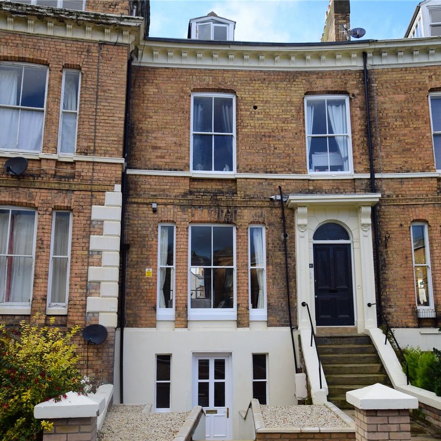 2 bed apartment to rent in Royal Crescent, Scarborough, YO11 - Photo 1