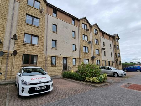 Flat to rent on - Photo 3