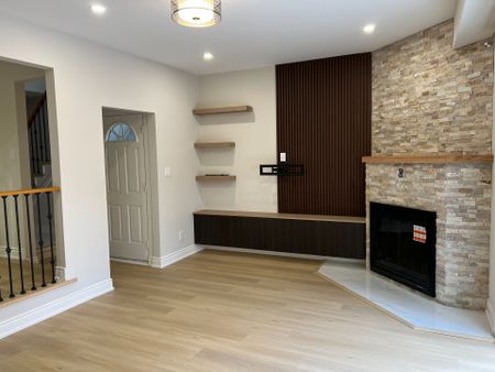 For Lease - 70 Lady Churchill Court, Toronto, Ontario - Photo 2