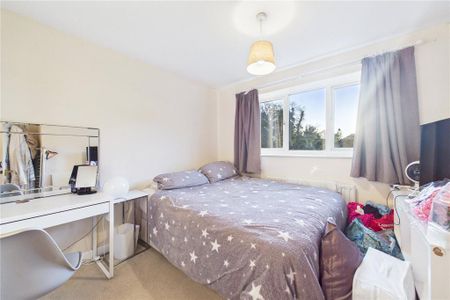 4 bedroom detached house to rent - Photo 4