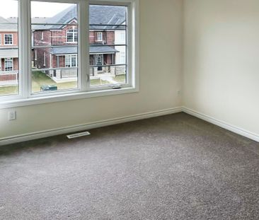 For Lease - 31 Walter Proctor Road, East Gwillimbury, Ontario - Photo 5