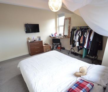 4 bedroom terraced house to rent - Photo 5
