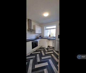 2 bedroom semi-detached house to rent - Photo 5