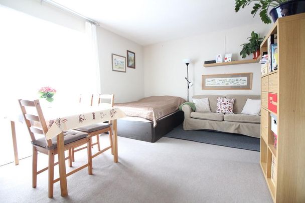 Thamesvale Close, Hounslow - Photo 1