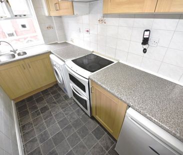 2 bedroom Flat in Riverside Court, Leeds - Photo 6