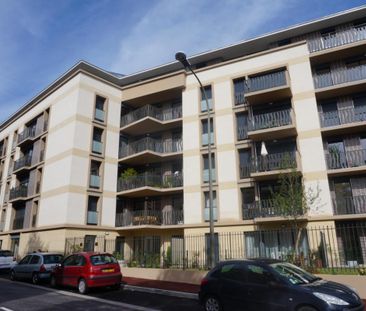 Location Appartement 2 pièces 45m² SURESNES 92150 - Photo 2