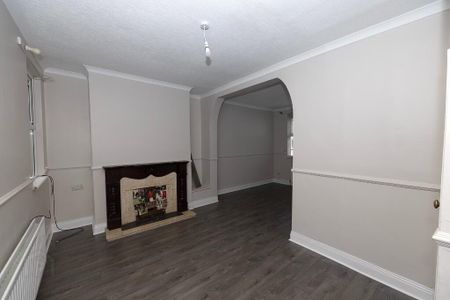 4 Princes Street, Lurgan, BT67 9DB - Photo 4