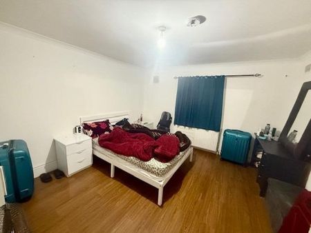 4 bedroom detached bungalow to rent - Photo 3