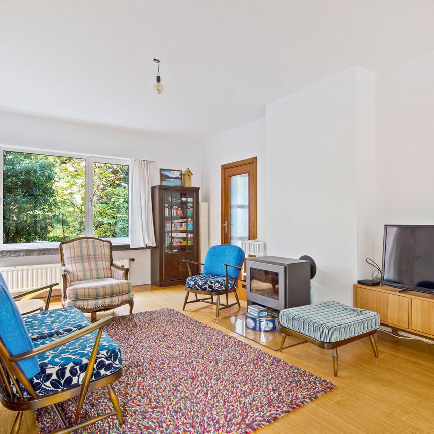 Mooie halfopen woning met garage op absolute toplocatie - Photo 1