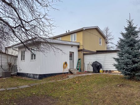 For Lease - 60 Trott Square, Toronto, Ontario - Photo 4