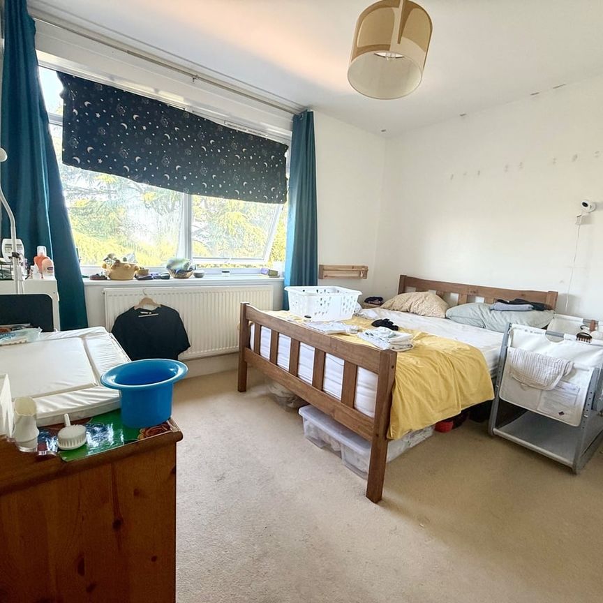 1 Bed Flat, Hazlemere Court, SW2 - Photo 1