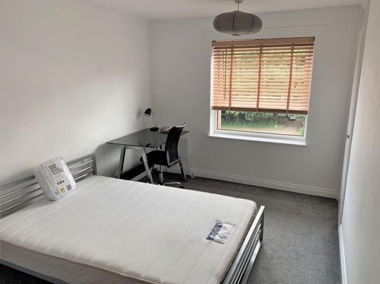 3 bedroom flat to rent - Photo 1