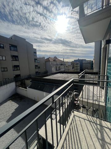 Apartamento T1 na Rua de Camões - 100 m do Metro de Faria Guimarães -Porto - Photo 4