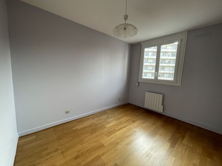 3 pièces 75.74 m² APPARTEMENT T3 GRATTE-CIEL Villeurbanne (69100) Le bien en vidéo - Photo 5