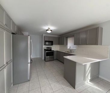 For Lease - 38 Delattaye Avenue, Aurora, Ontario - Photo 1