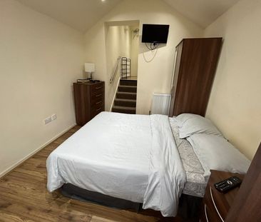 Studio Flat, Willesden Green, NW2 - Photo 1