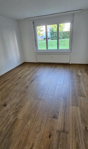 Gemütliche 2.5-Zimmerwohnung mit geschütztem Gartensitzplatz - Photo 3