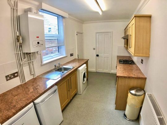 4 bedroom terraced house to rent - Photo 1